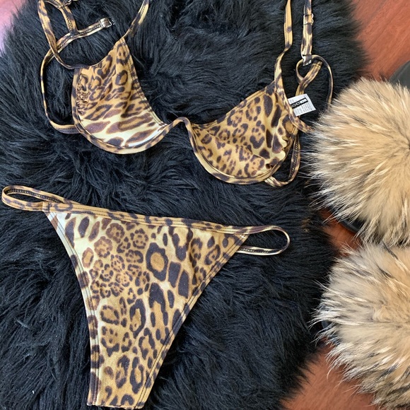 FASHION NOVA 2 PIECE BIKINI - Picture 2 of 7